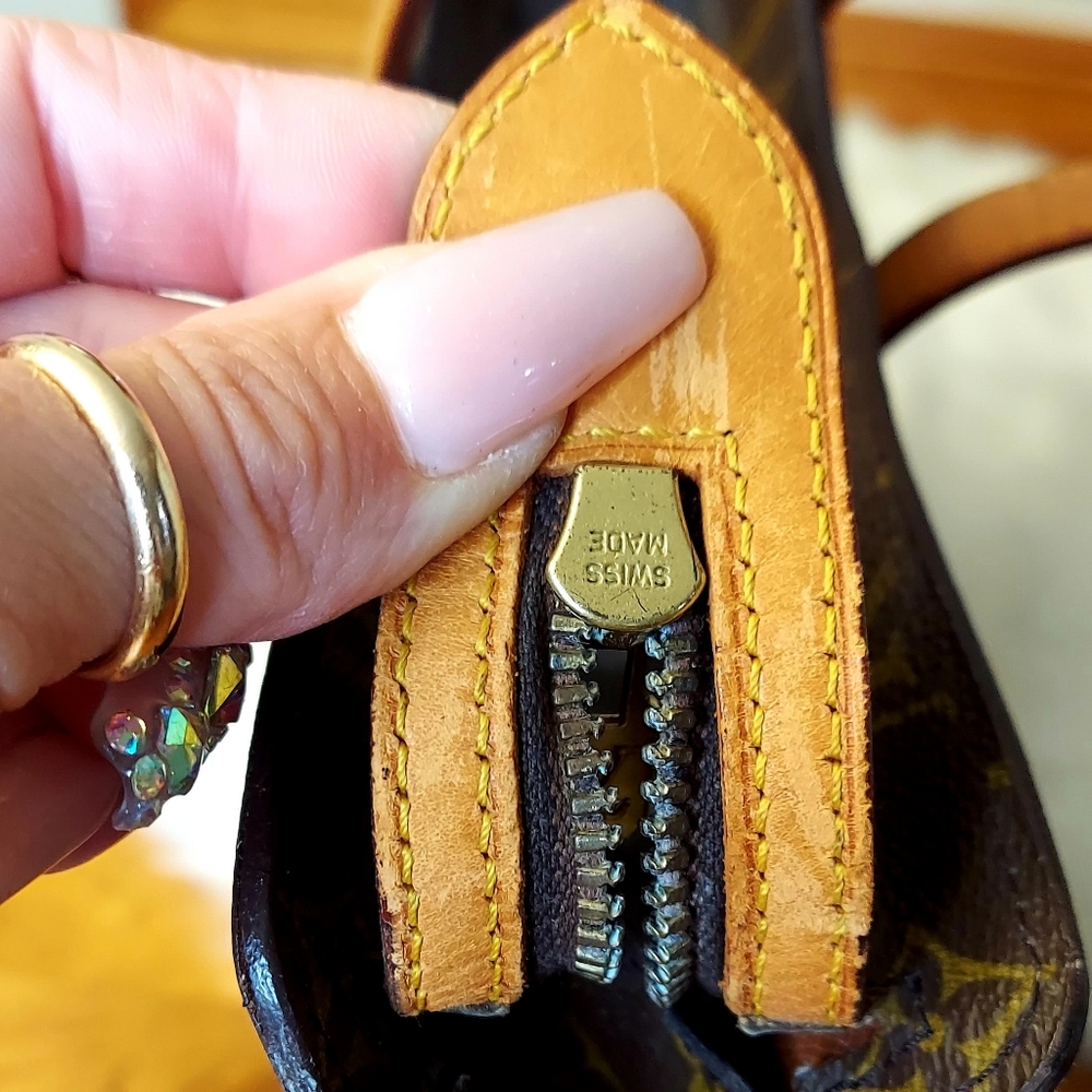 Louis Vuitton AuthenticVintage  Monogram Briefcase - Picture 12 of 12